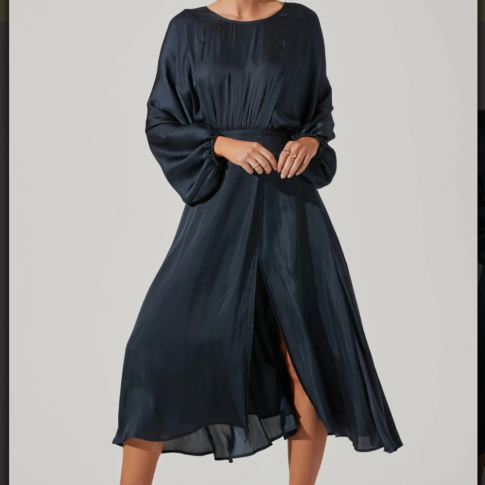 Astr the Label Marin Dolman Sleeve Dreamy Midi Dress Size Medium